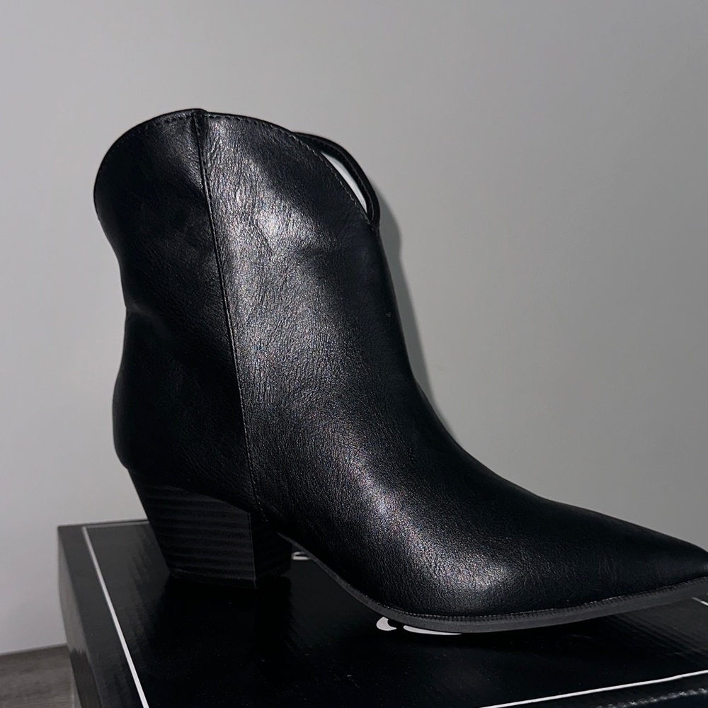 Qupid Sleek Black Ankle Booties